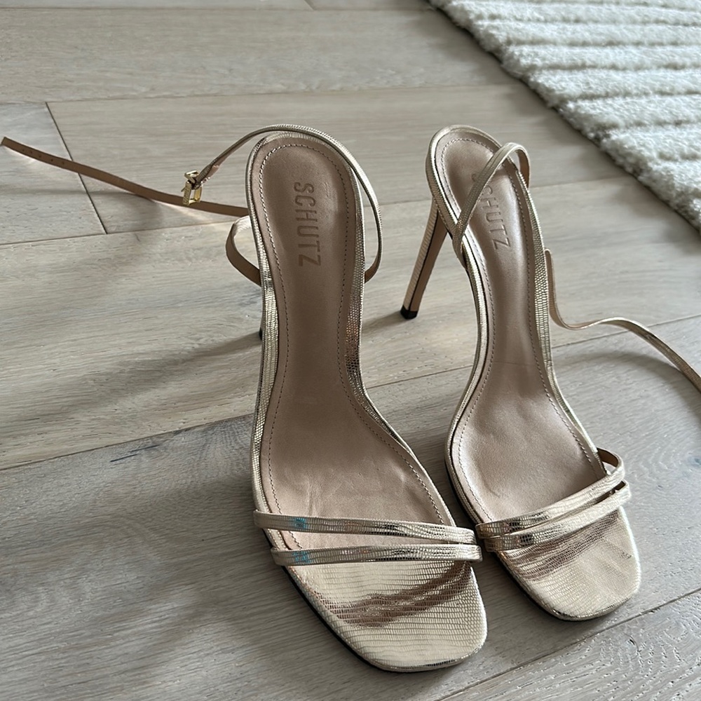 Shutz Heel in metallic gold